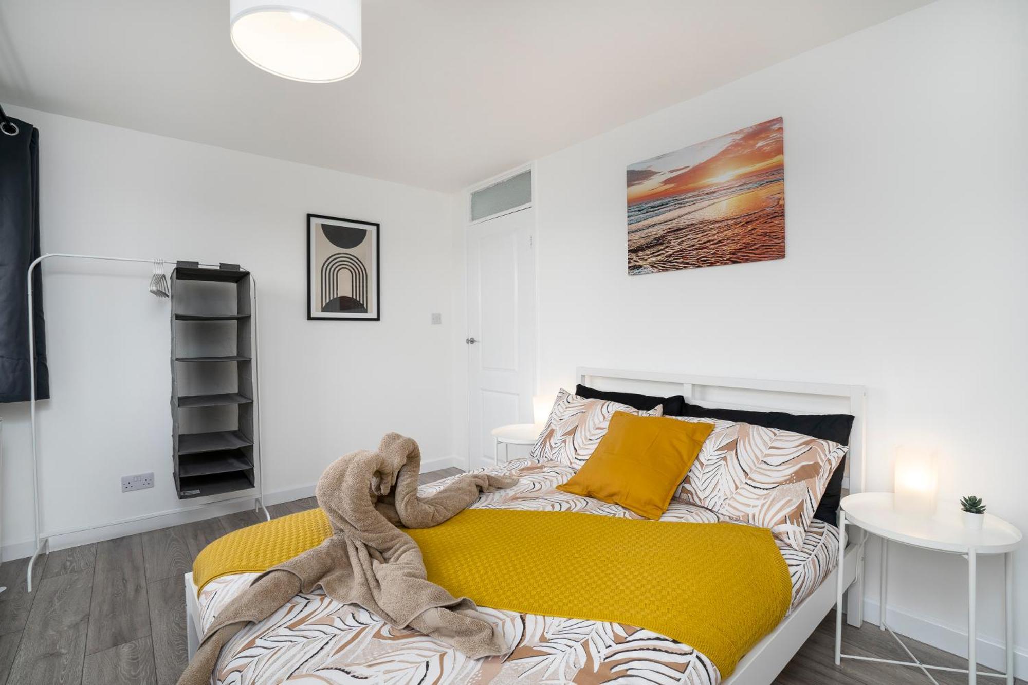 Modern 4 Bed House-free Parking Apartment Burton (Lincolnshire)