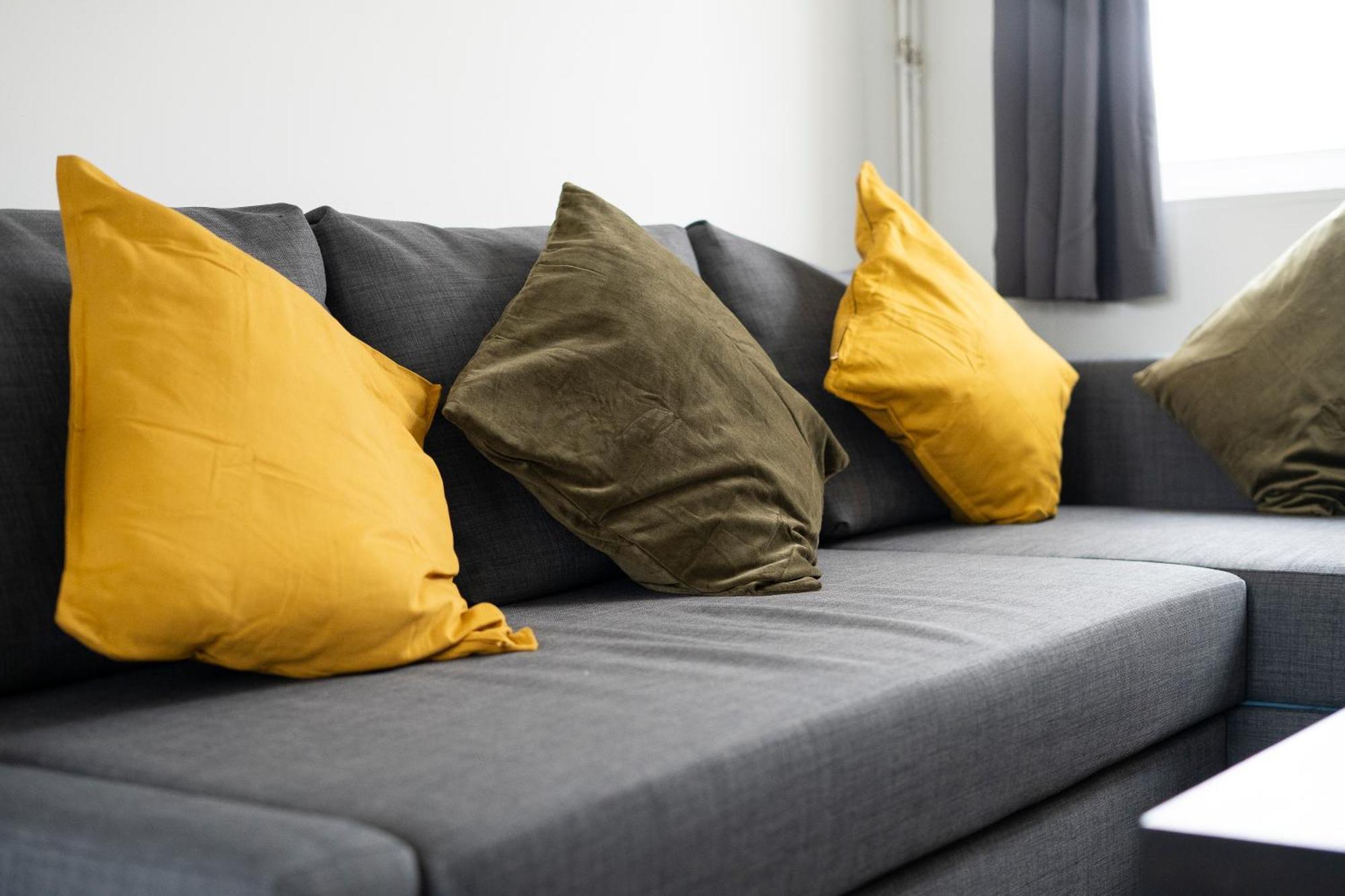Apartment Modern 4 Bed House-free Parking