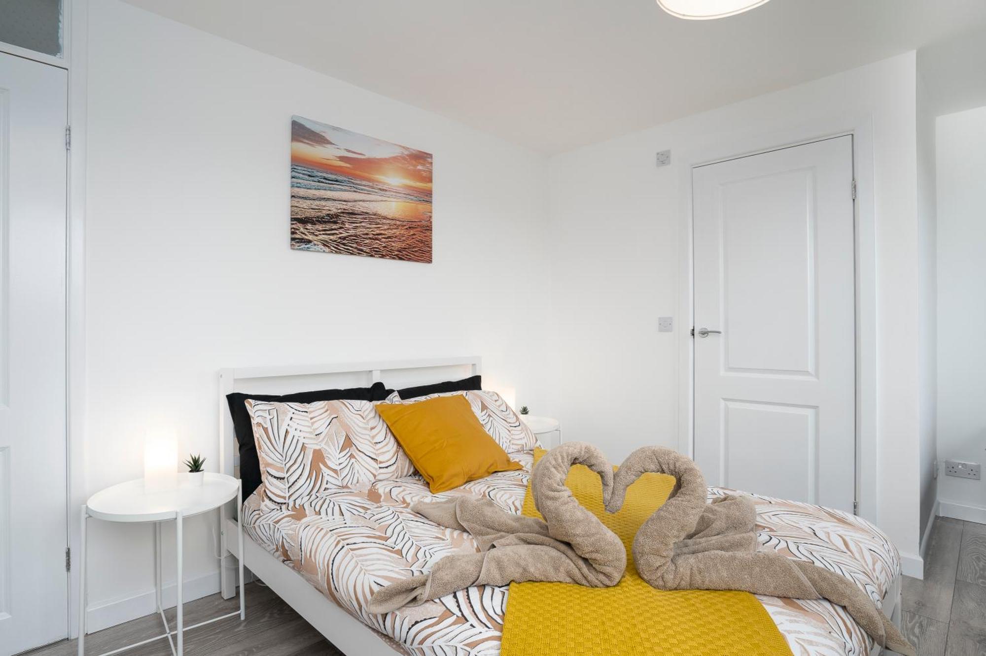 Modern 4 Bed House-free Parking Burton (Lincolnshire)